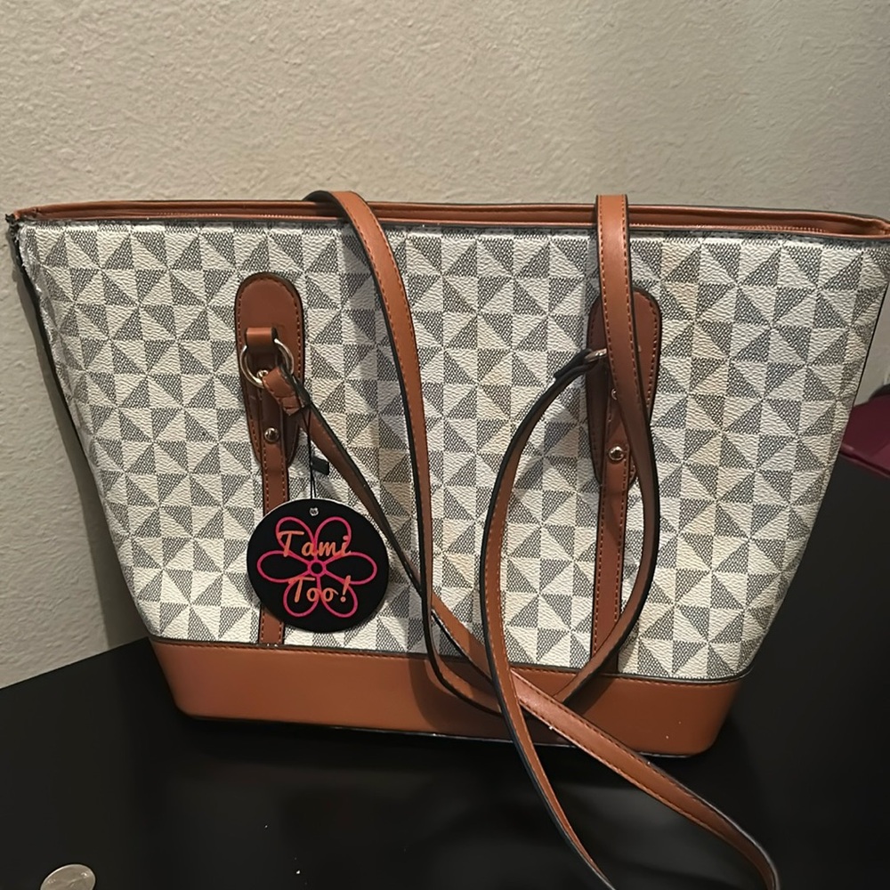 Brand new purse